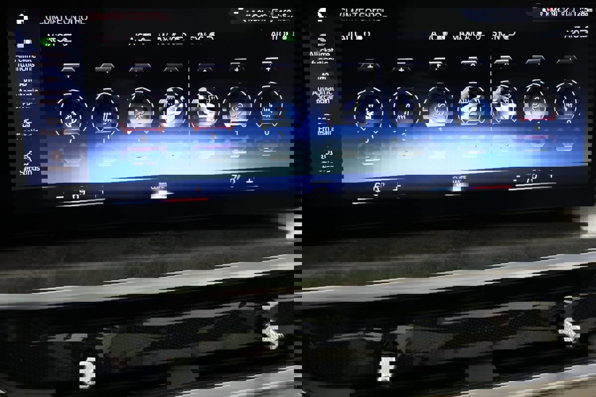 Used 2023 BMW X7 xDrive40i w/ M Sport Package image 9