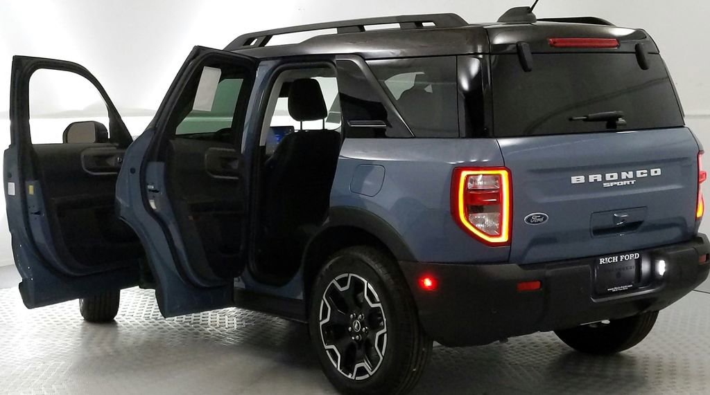 New 2025 Ford Bronco Sport Outer Banks w/ Outer Banks Tech Package+ image 11