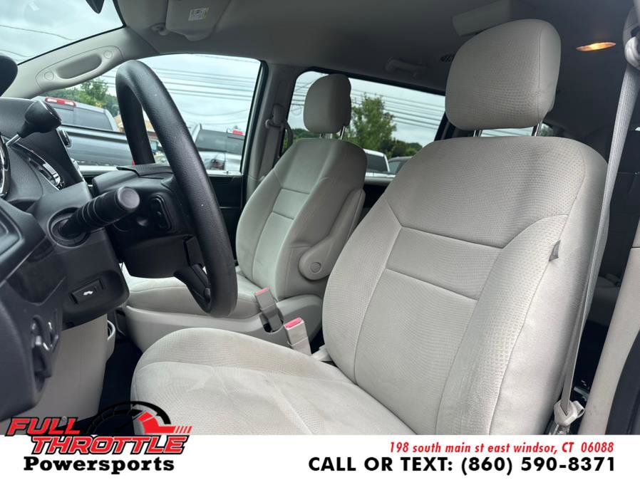 Used 2012 Dodge Grand Caravan SXT image 21