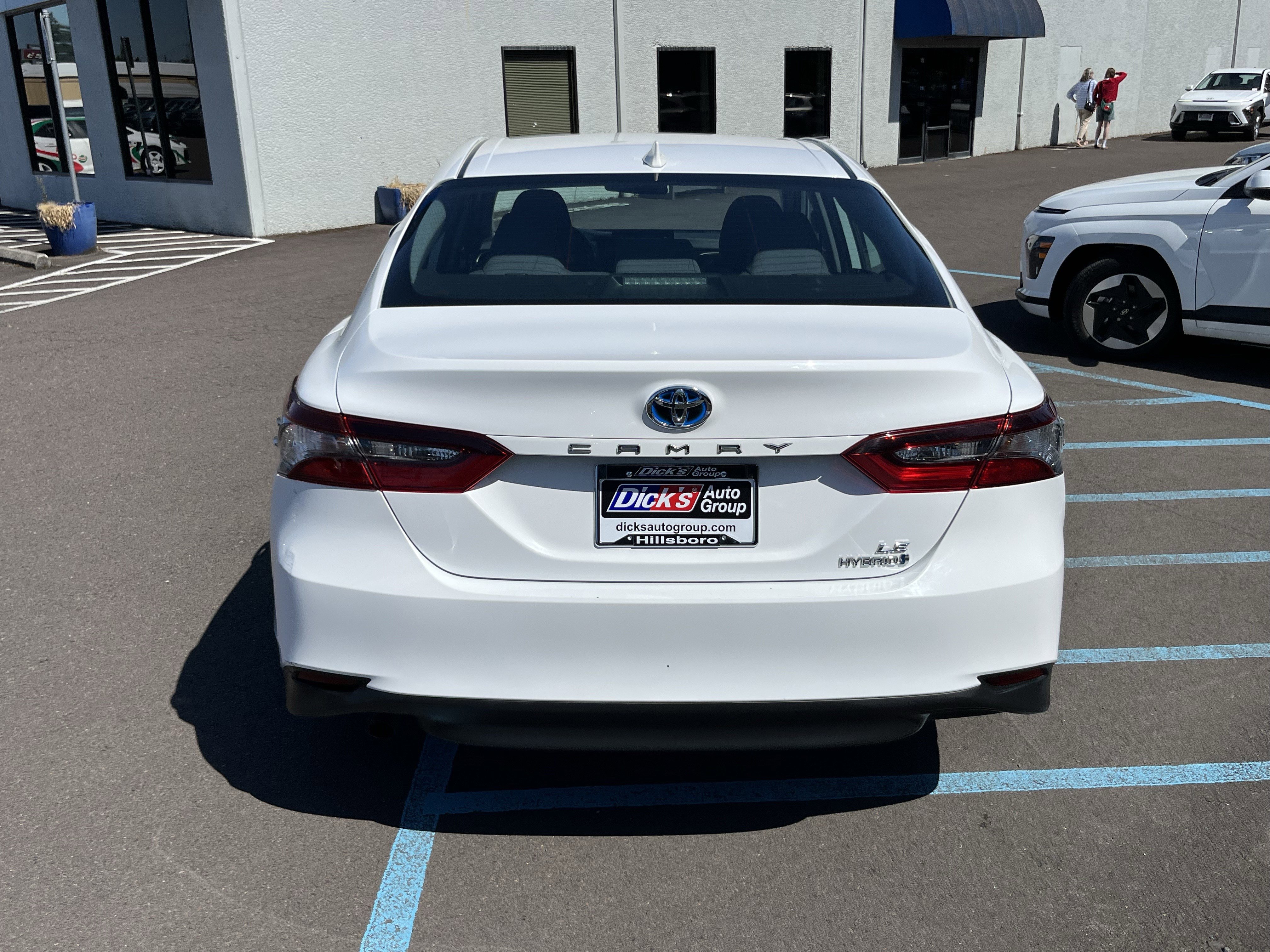 Used 2021 Toyota Camry LE FWD image 4