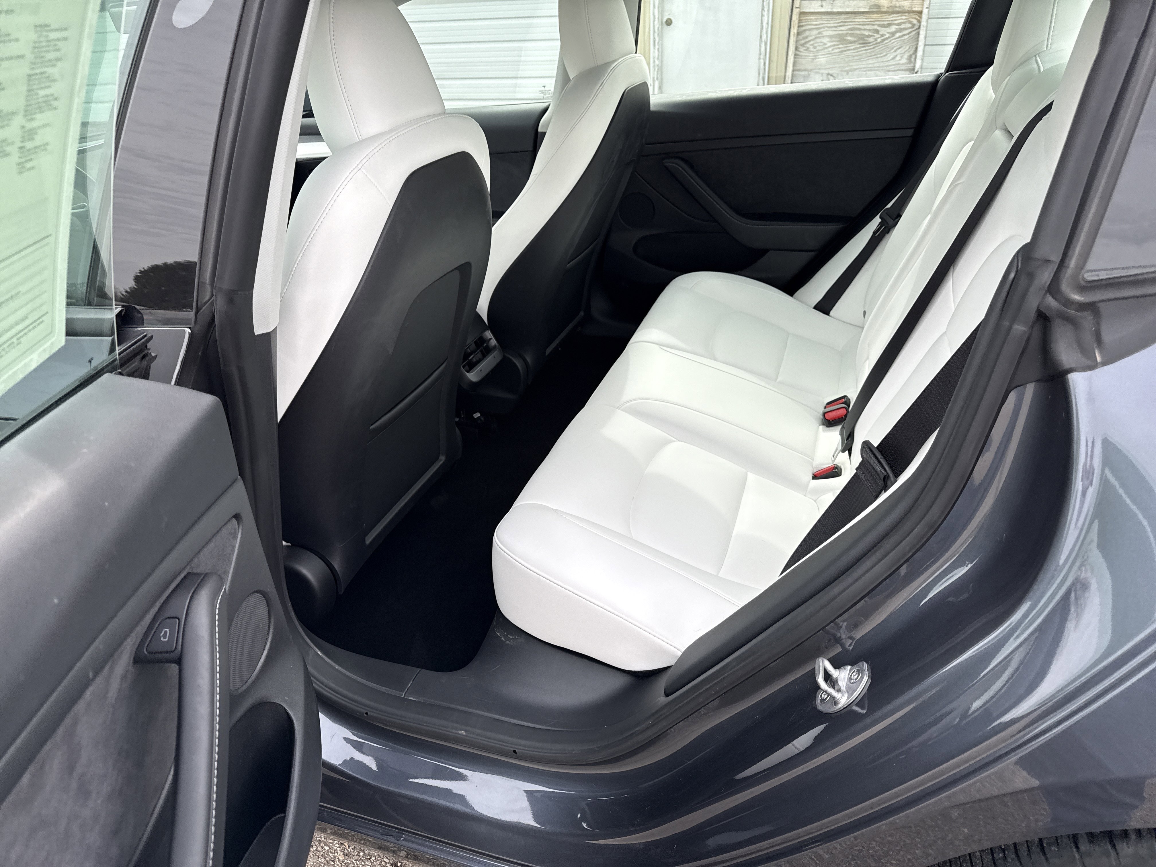 Used 2023 Tesla Model 3 Standard Range image 19