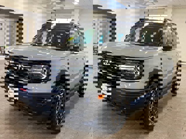 Used 2023 Ford Bronco Sport Outer Banks w/ Tech Package image 4