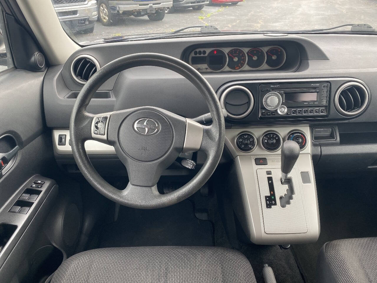 Used 2010 Scion xB FWD image 10