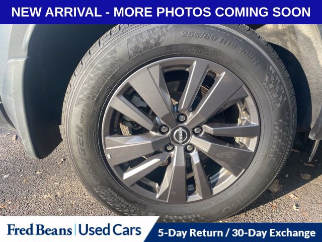 Used 2024 Nissan Pathfinder SV w/ Black Appearance Package AWD/4WD image 15
