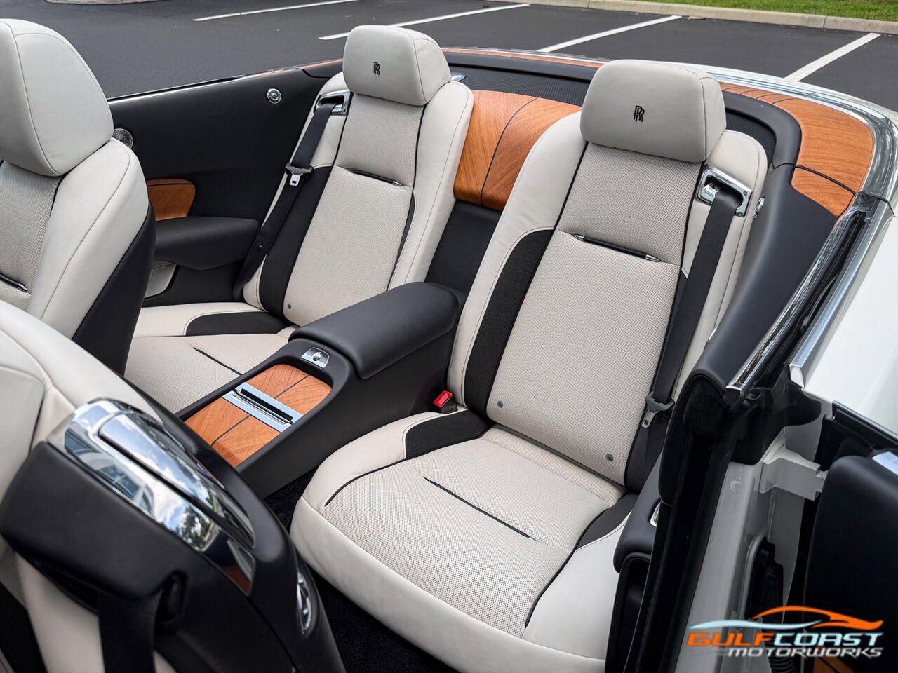 Used 2017 Rolls-Royce Dawn RWD image 28