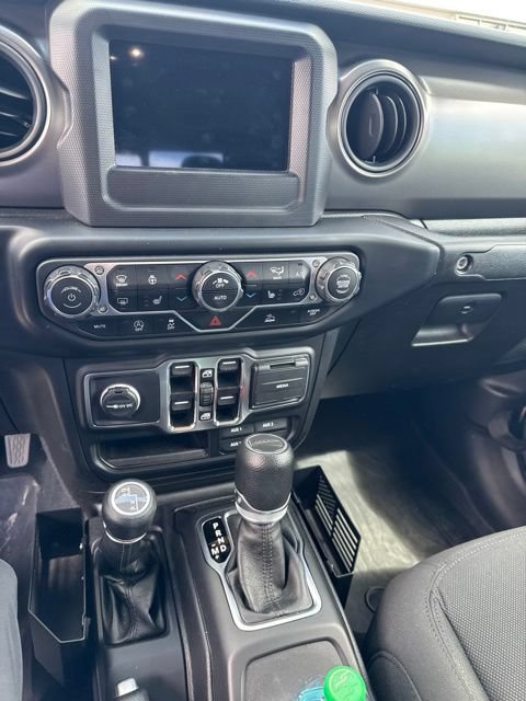 Used 2023 Jeep Gladiator Sport AWD/4WD image 12