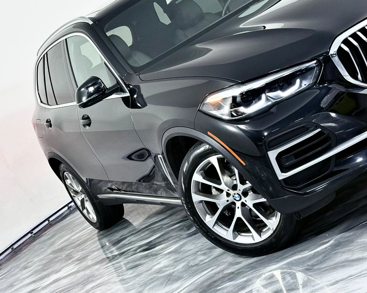Used 2022 BMW X5 xDrive40i w/ Premium Package image 4