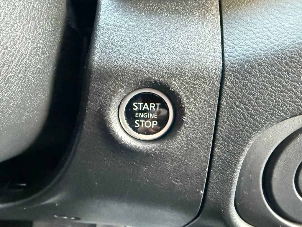 Used 2023 Nissan Frontier SV image 26