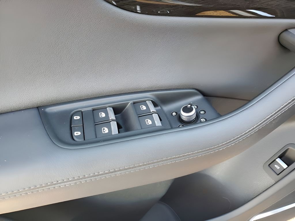 Used 2024 Audi Q7 3.0T Premium Plus image 28