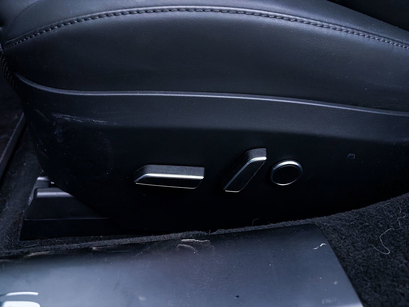 Used 2022 Tesla Model S image 28