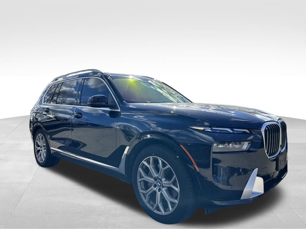 Used 2025 BMW X7 xDrive40i w/ Premium Package image 6