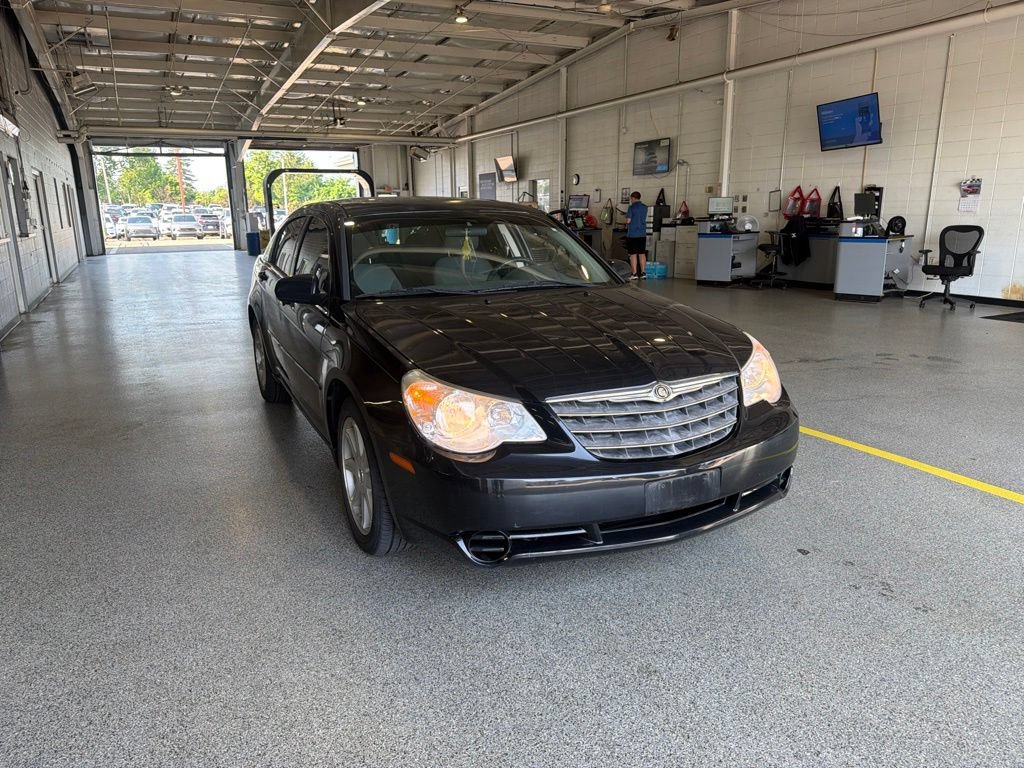 Used 2007 Chrysler Sebring Touring FWD image 2