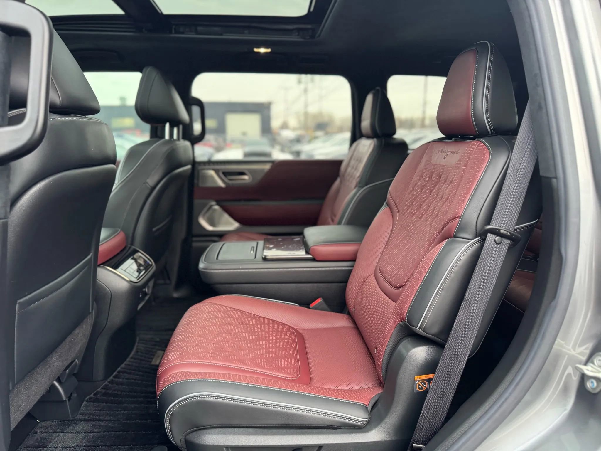 Used 2025 INFINITI QX80 Autograph image 30
