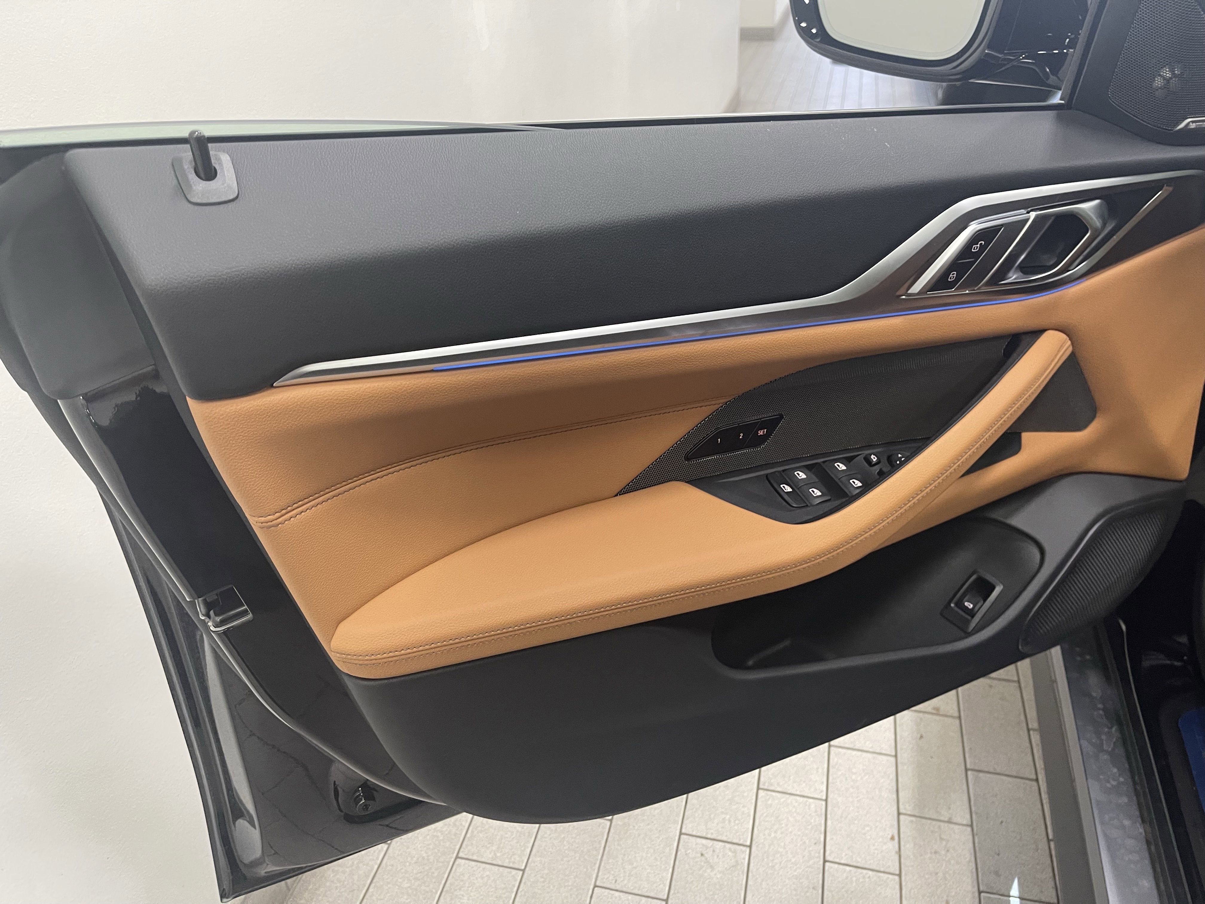 Used 2025 BMW i4 xDrive40i w/ Premium Package image 8