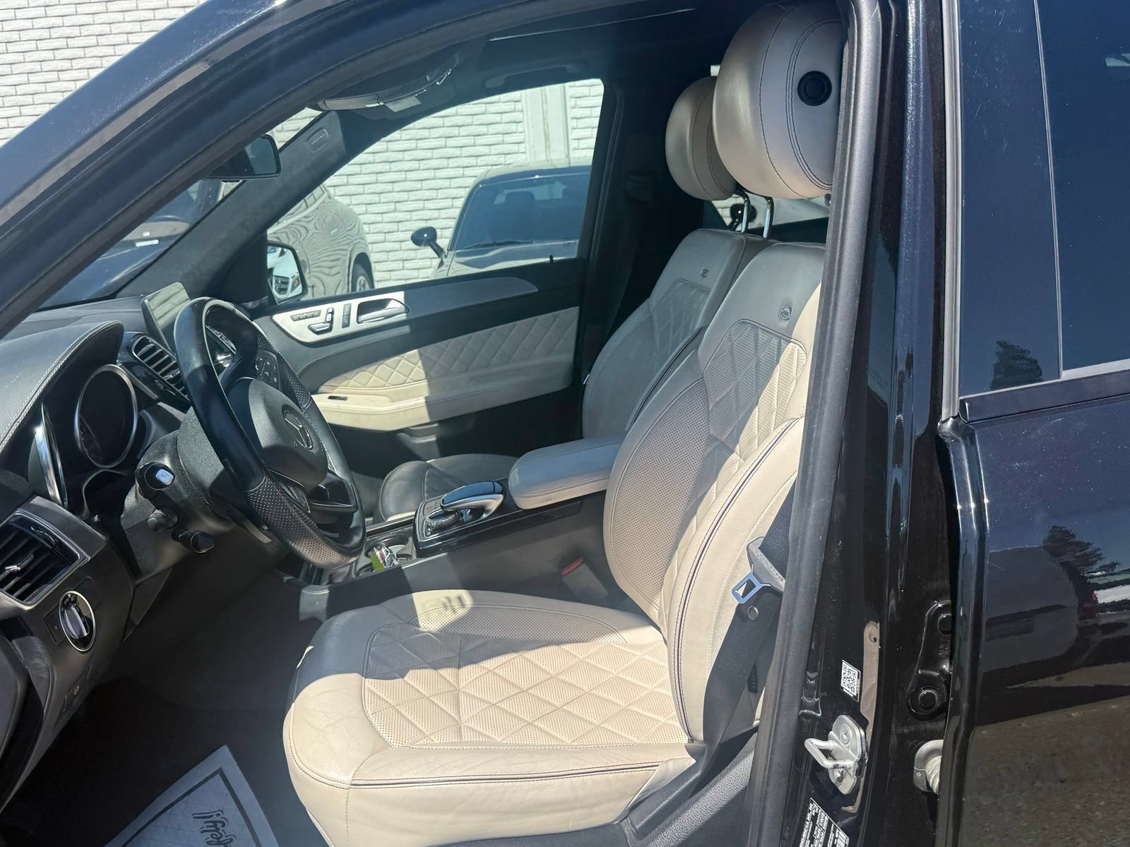 Certified 2017 Mercedes-Benz GLE 550e image 3