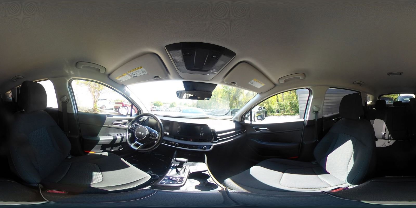 Used 2025 Kia Sportage LX image 37