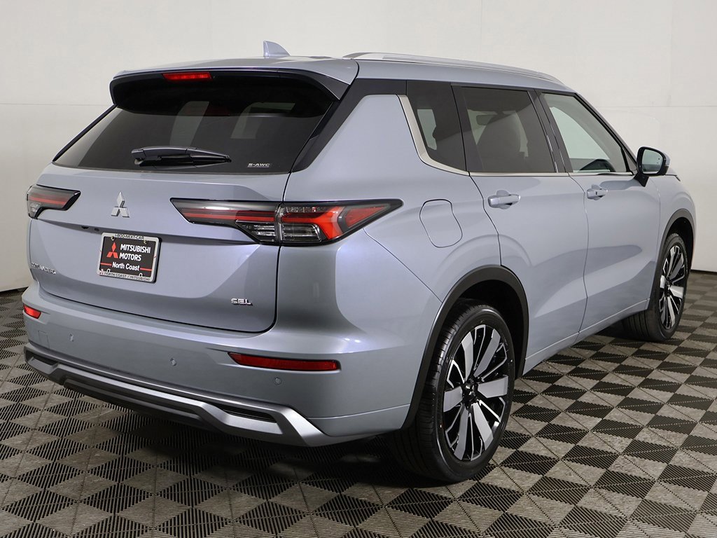 New 2025 Mitsubishi Outlander SEL image 15