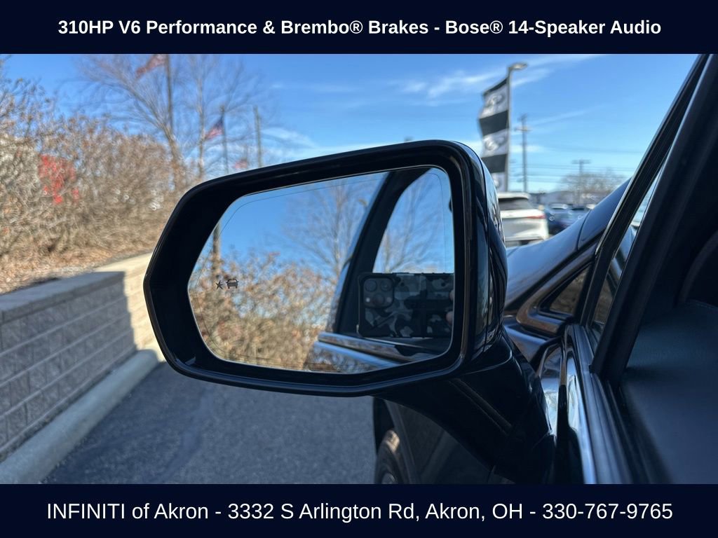 Used 2023 Cadillac XT5 Sportv w/ Technology Package image 3