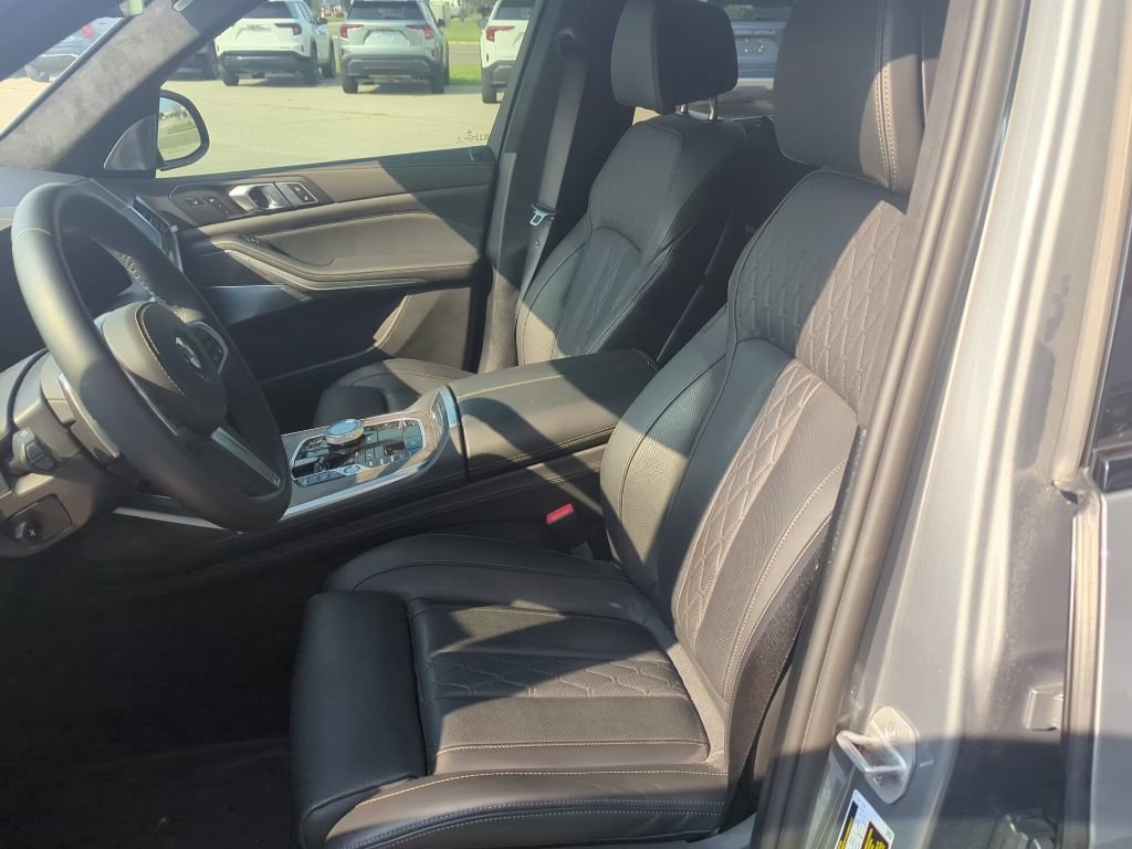 Used 2026 BMW X7 xDrive40i w/ Executive Package AWD/4WD image 14