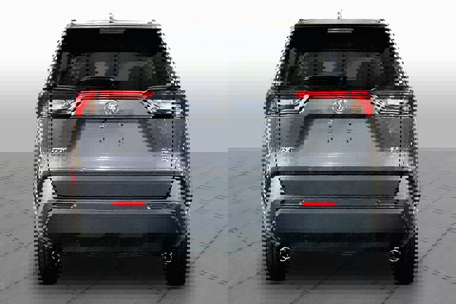 Used 2025 Toyota RAV4 XLE AWD/4WD image 5