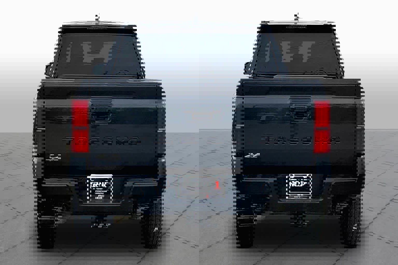 Used 2025 Toyota Tacoma SR AWD/4WD image 5