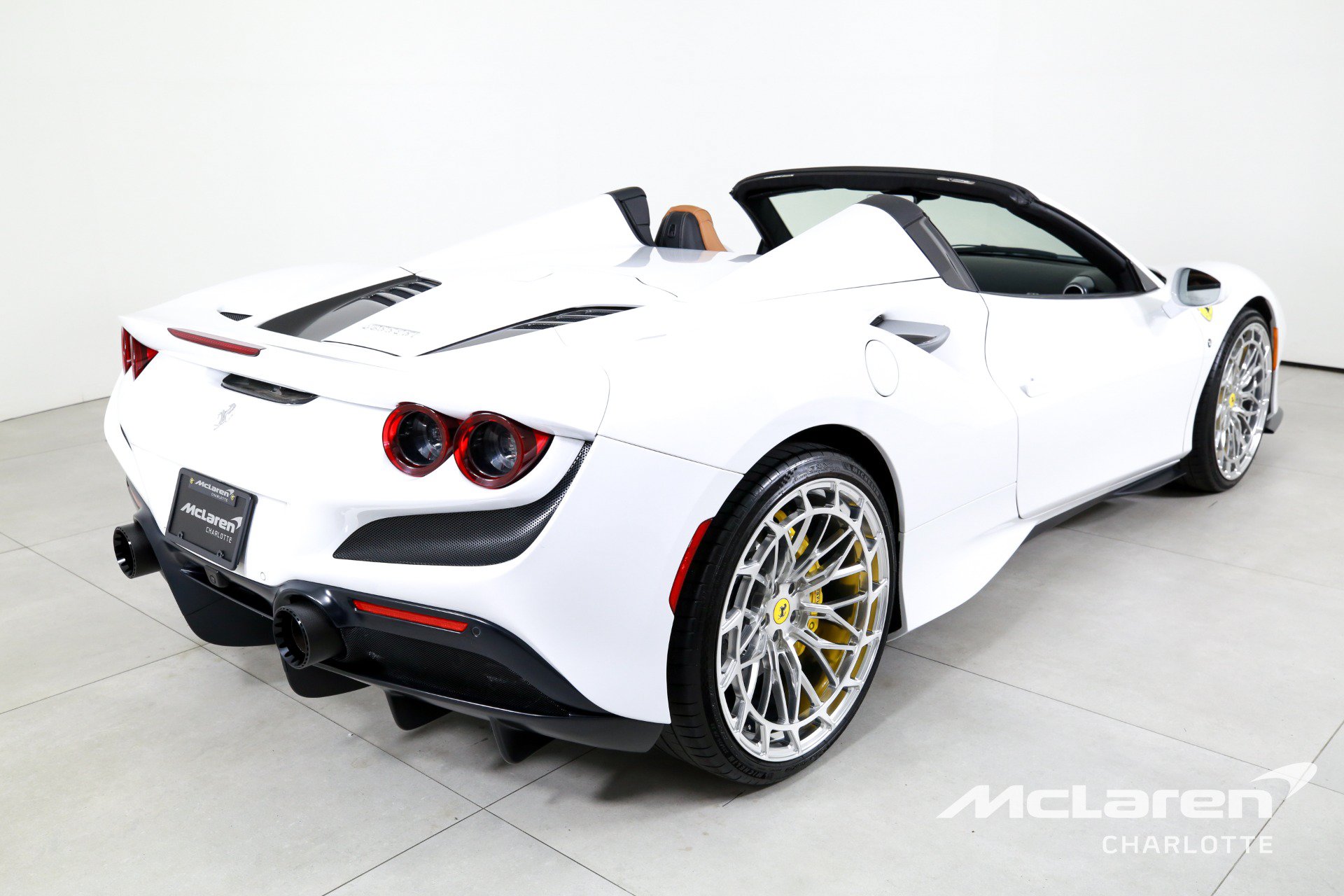 Used 2023 Ferrari F8 Tributo RWD image 9