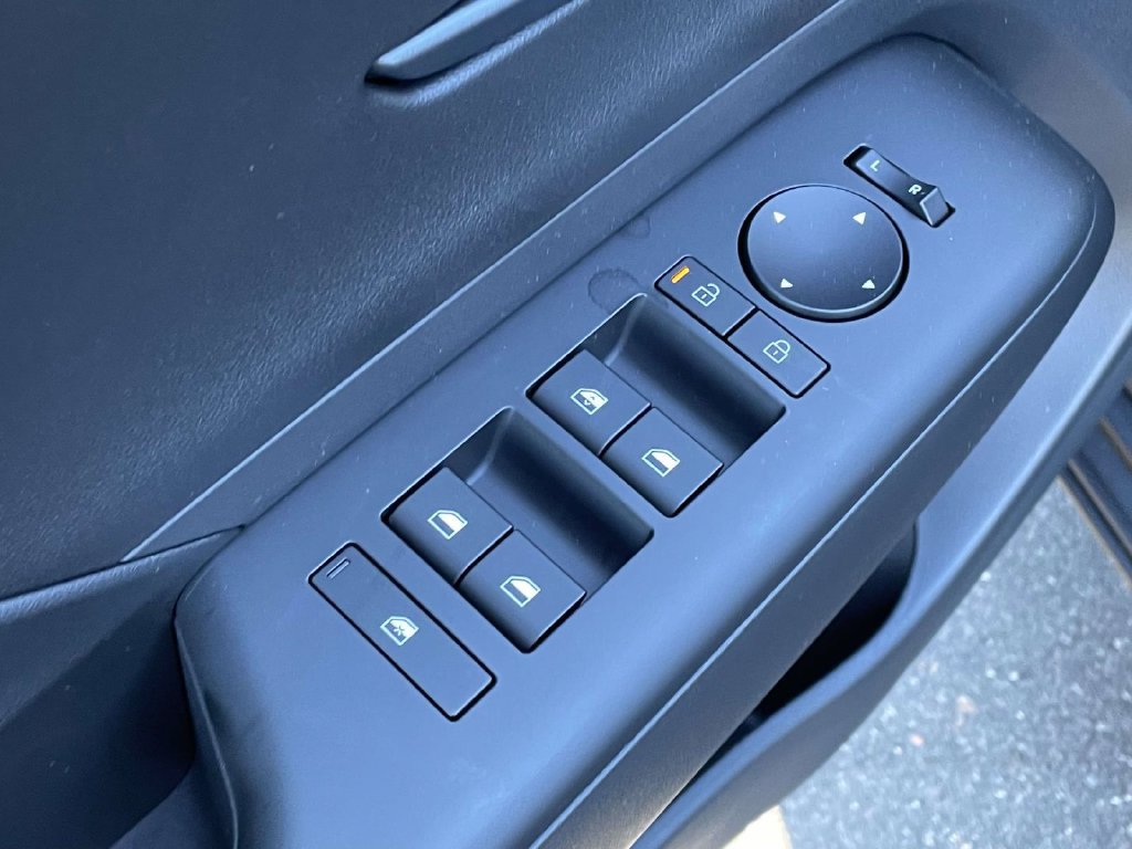 New 2026 Hyundai Kona SE FWD image 13
