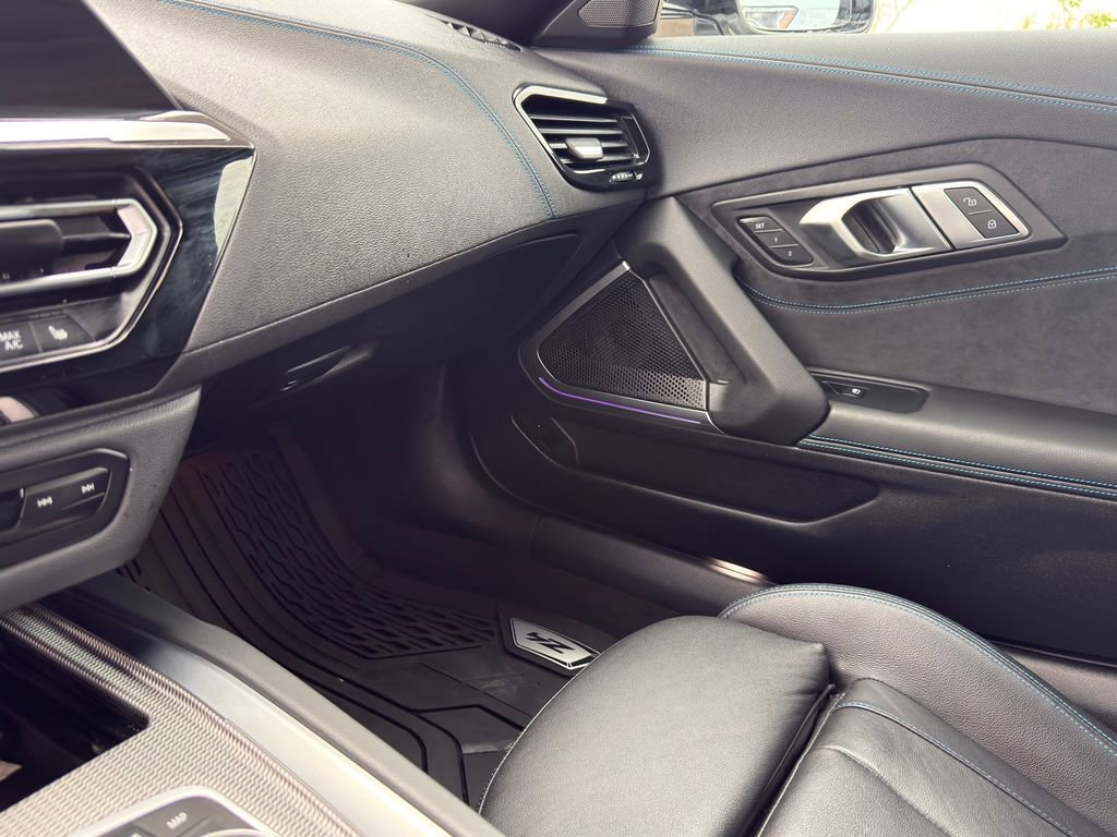 Used 2022 BMW Z4 M40i image 31