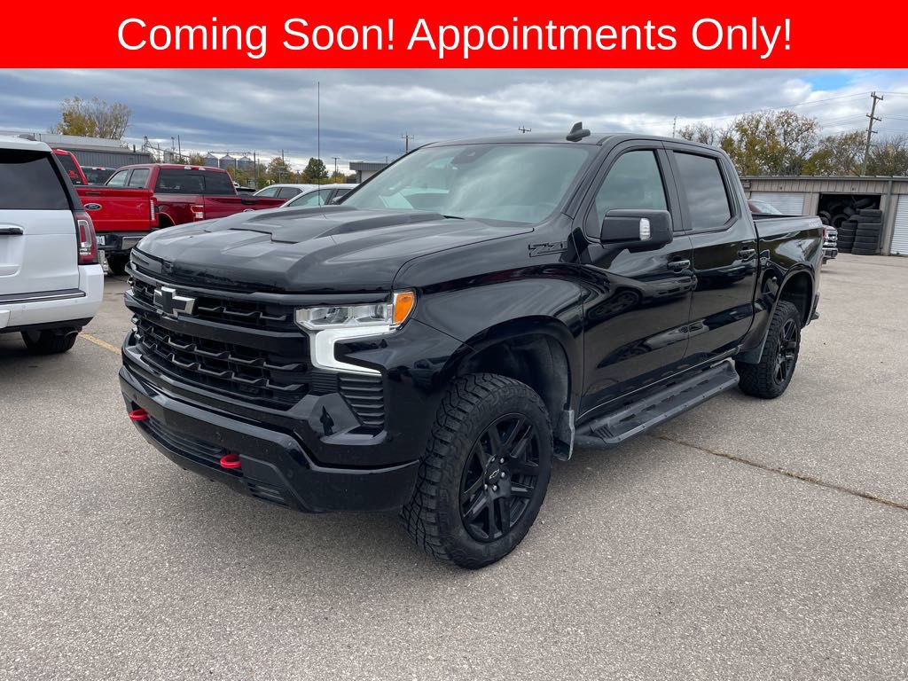 Used 2024 Chevrolet Silverado 1500 LT Trail Boss w/ Convenience Package II AWD/4WD image 1