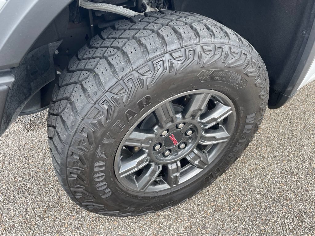 Used 2024 GMC Sierra 1500 AT4X AWD/4WD image 13