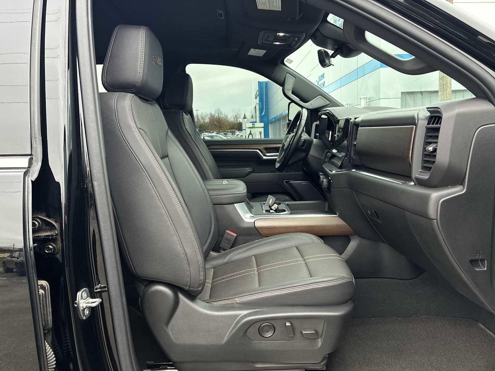 Certified 2024 Chevrolet Silverado 2500 High Country image 29