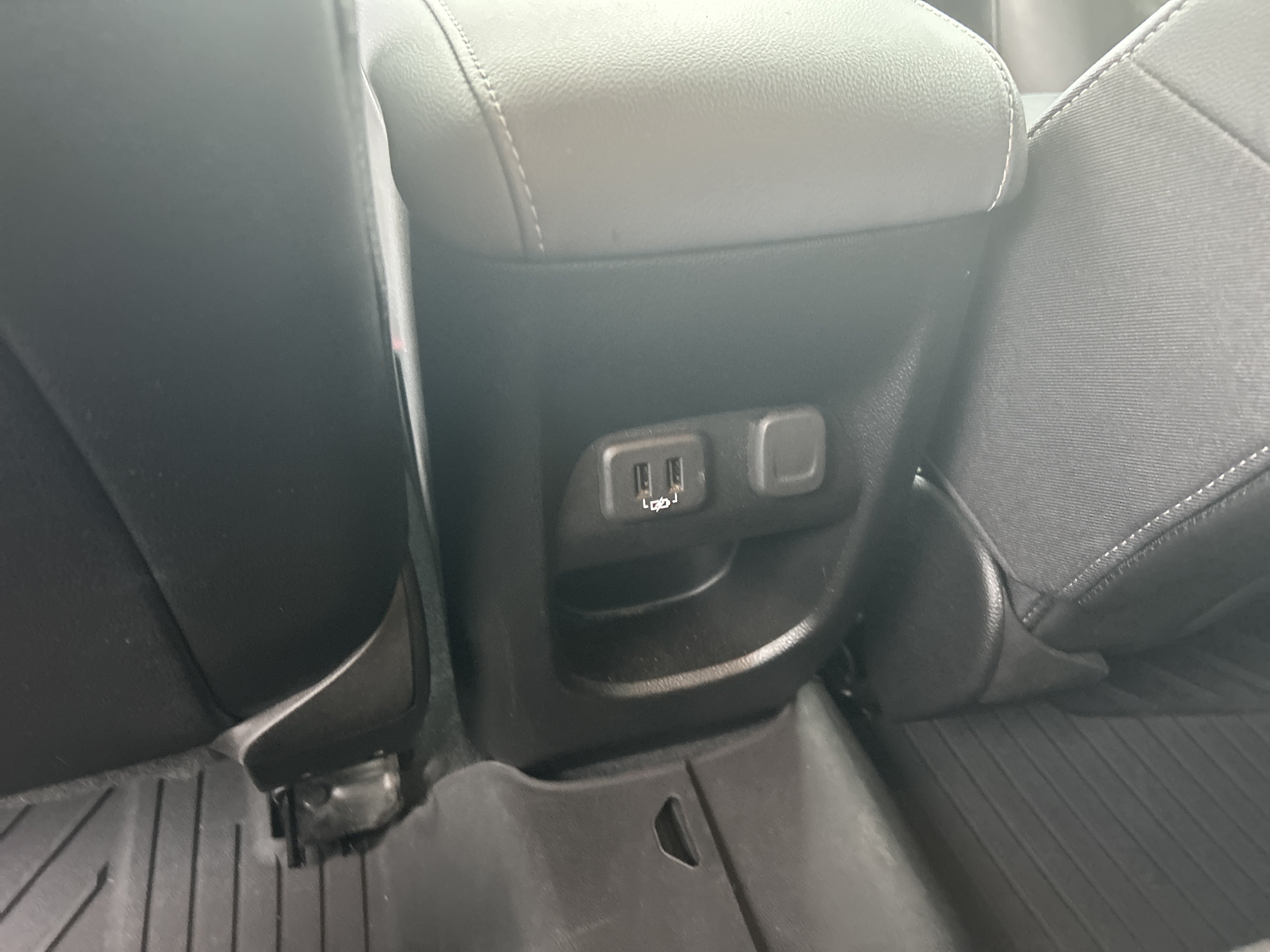 Used 2022 Chevrolet Colorado Z71 w/ Z71 Midnight Edition AWD/4WD image 27