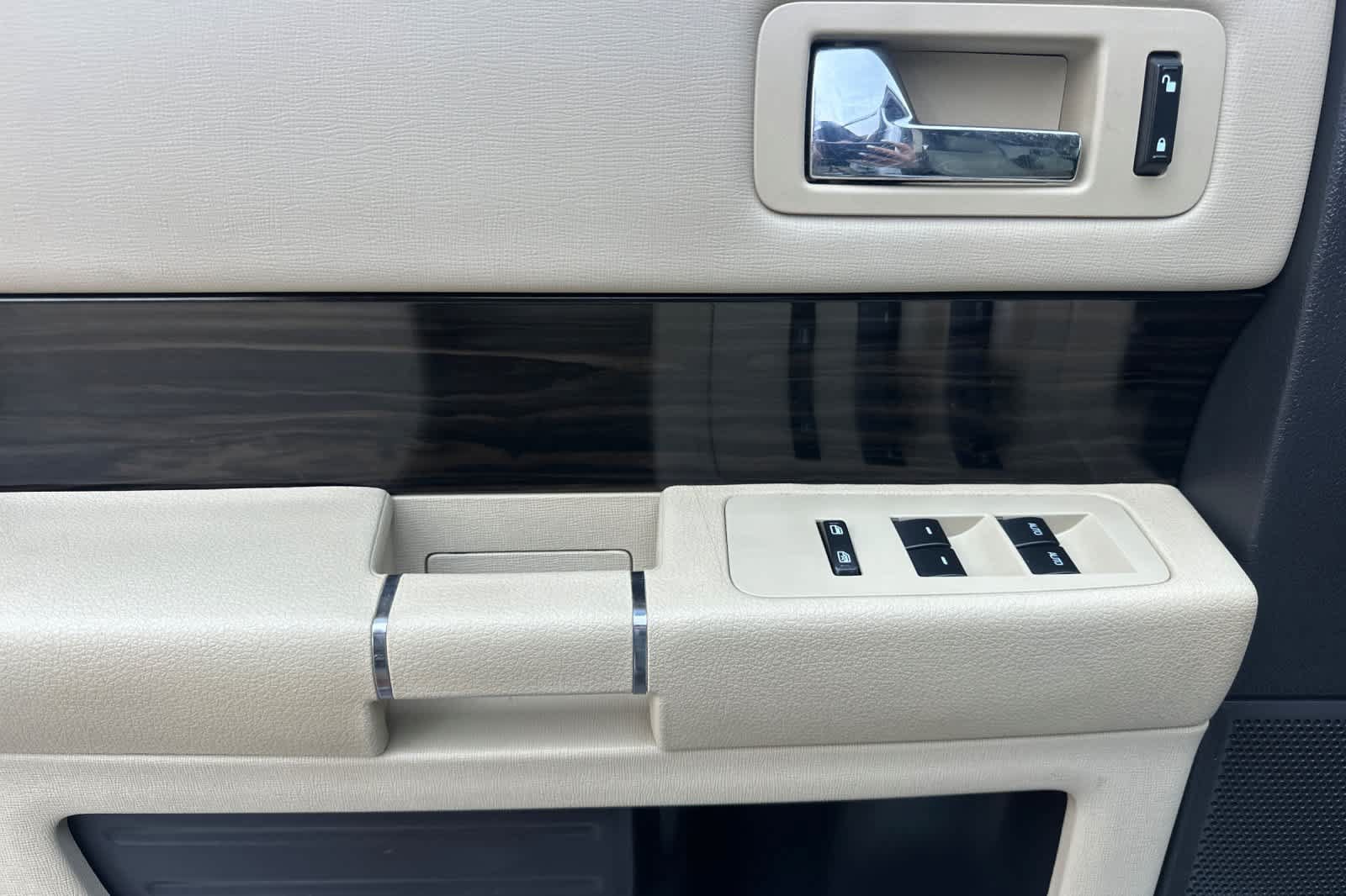 Used 2016 Ford Flex SEL FWD image 12