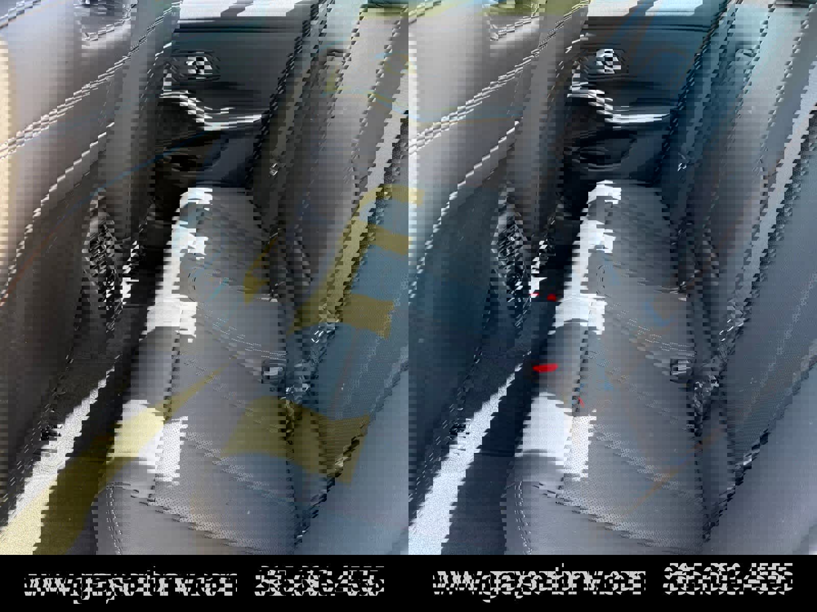 Used 2025 BMW 330i xDrive Sedan AWD/4WD image 17