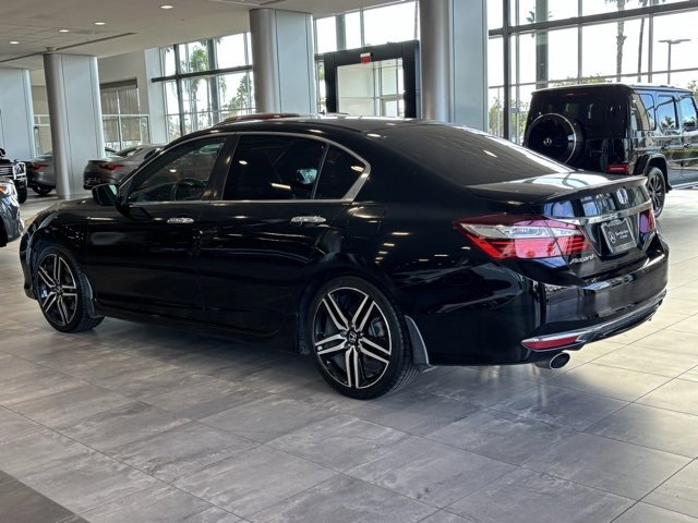 Used 2017 Honda Accord Sport image 11