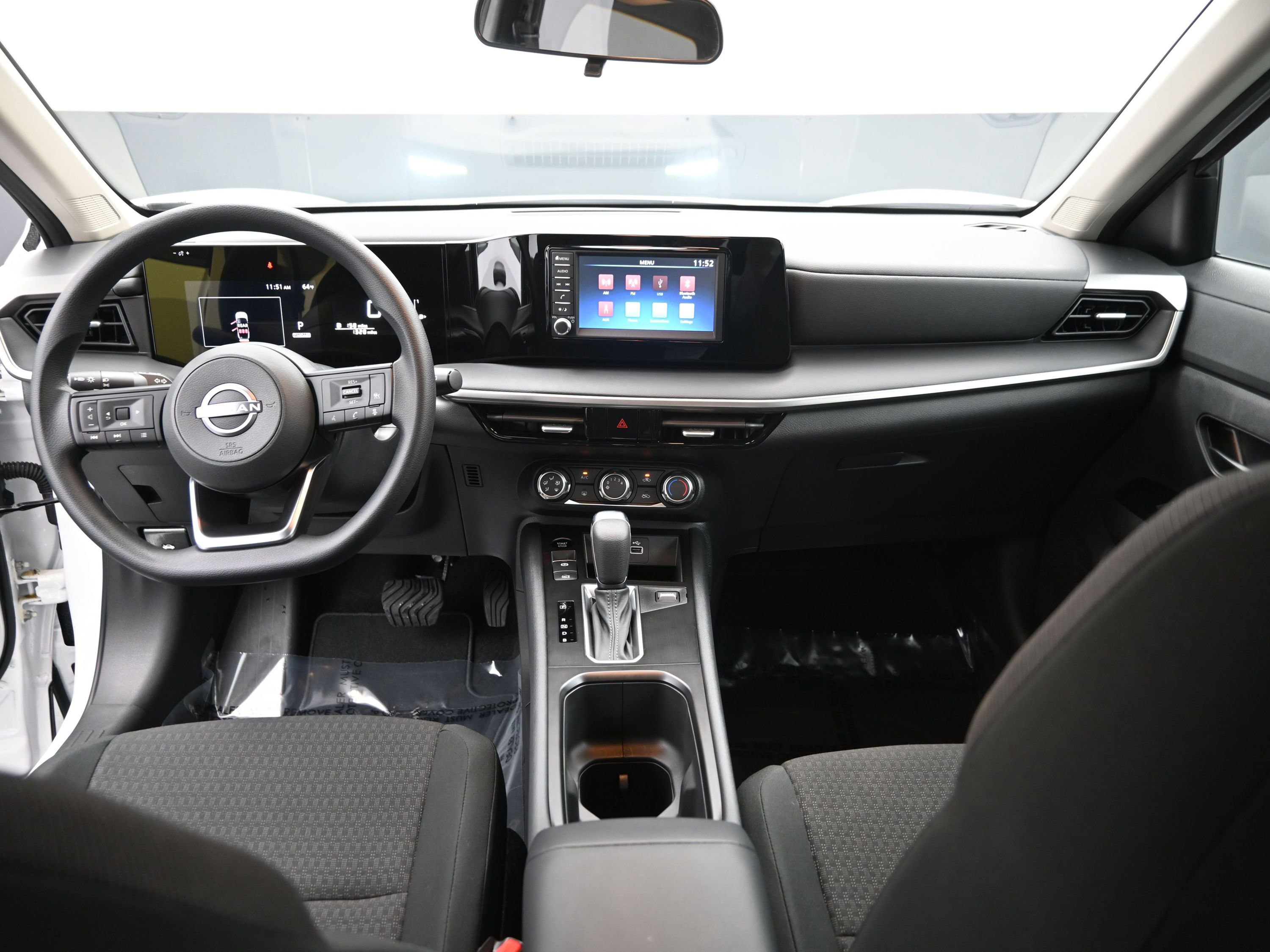 Certified 2025 Nissan Kicks S image 17