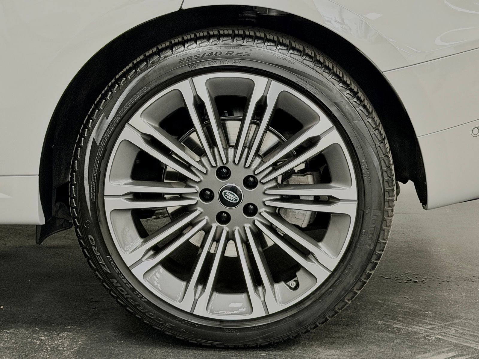 Used 2024 Land Rover Range Rover Sport SE image 17