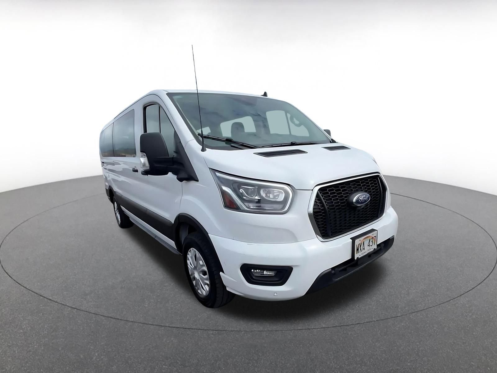 Used 2023 Ford Transit 350 XLT image 3