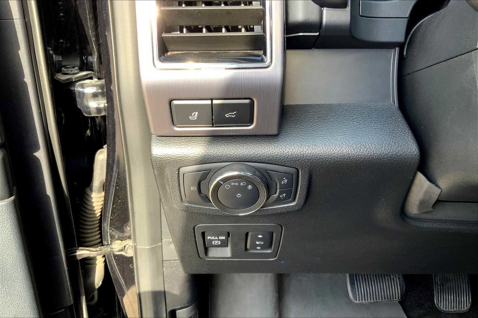 Used 2020 Ford Expedition Platinum image 31