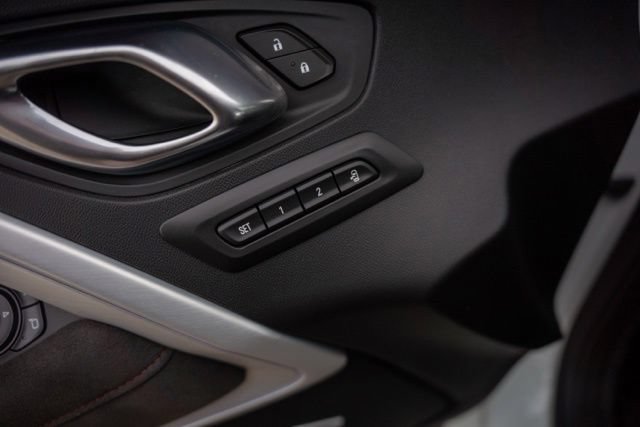 Used 2019 Chevrolet Camaro ZL1 RWD image 15