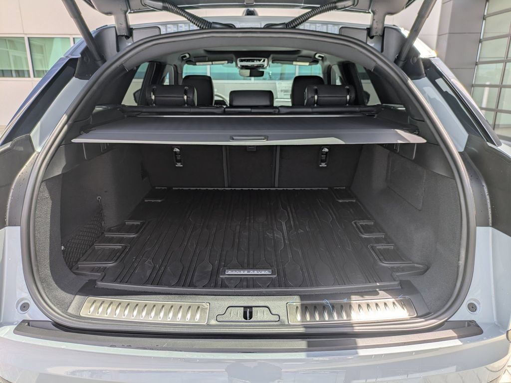 New 2026 Land Rover Range Rover Velar Dynamic SE AWD/4WD image 14