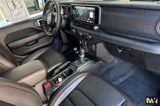 Used 2025 Jeep Wrangler Rubicon w/ Safety Group image 19
