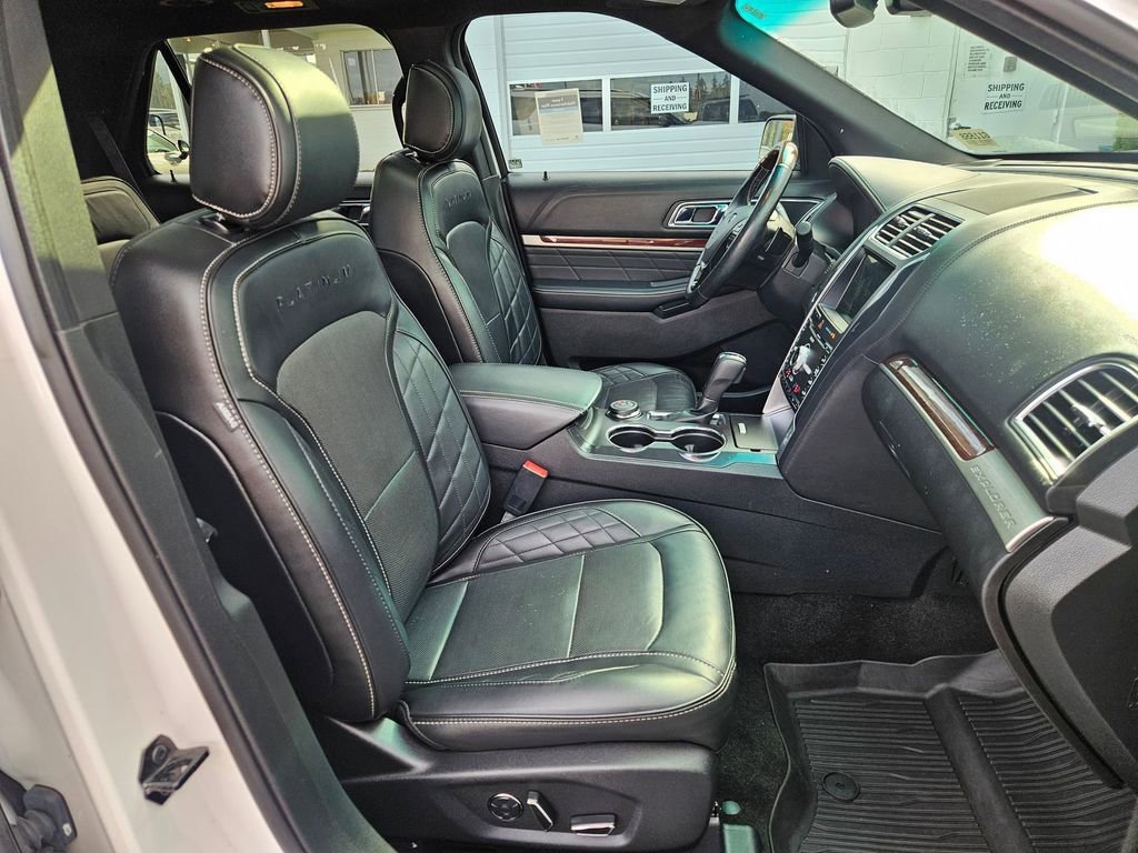 Used 2017 Ford Explorer Platinum image 29