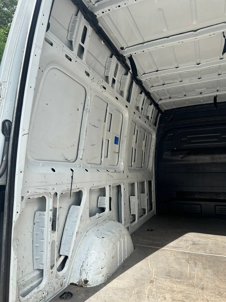 Used 2023 Mercedes-Benz Sprinter 2500 w/ Acoustic Package image 17