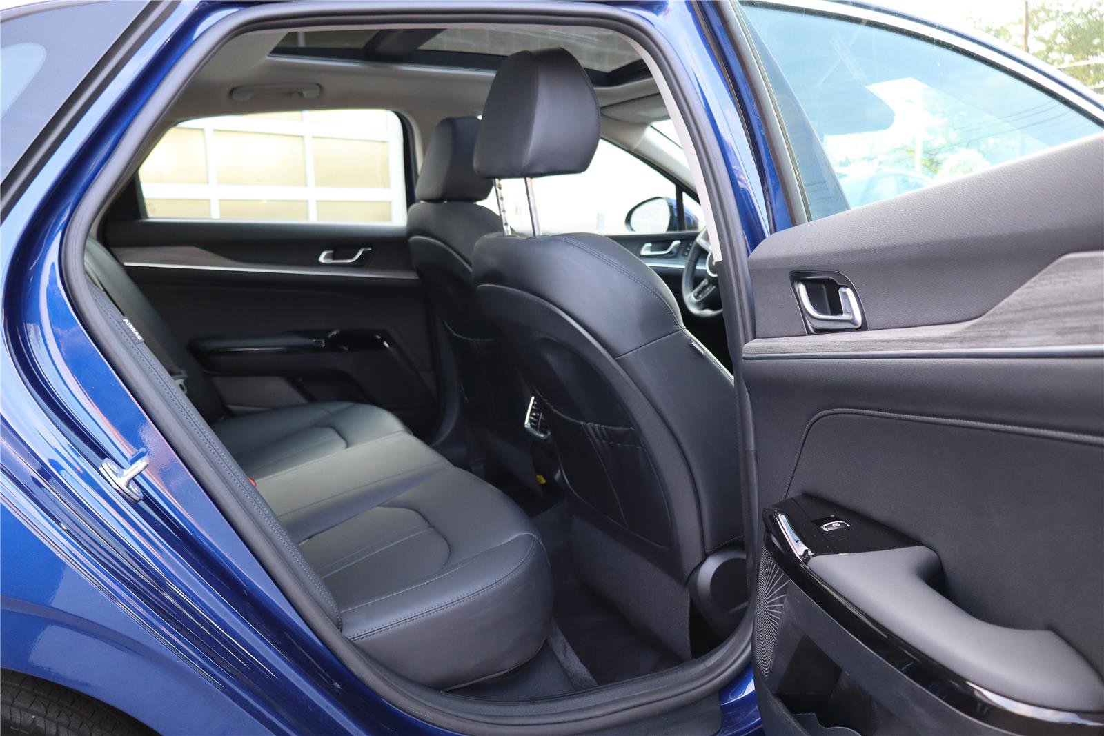 Used 2025 Kia K5 EX image 28