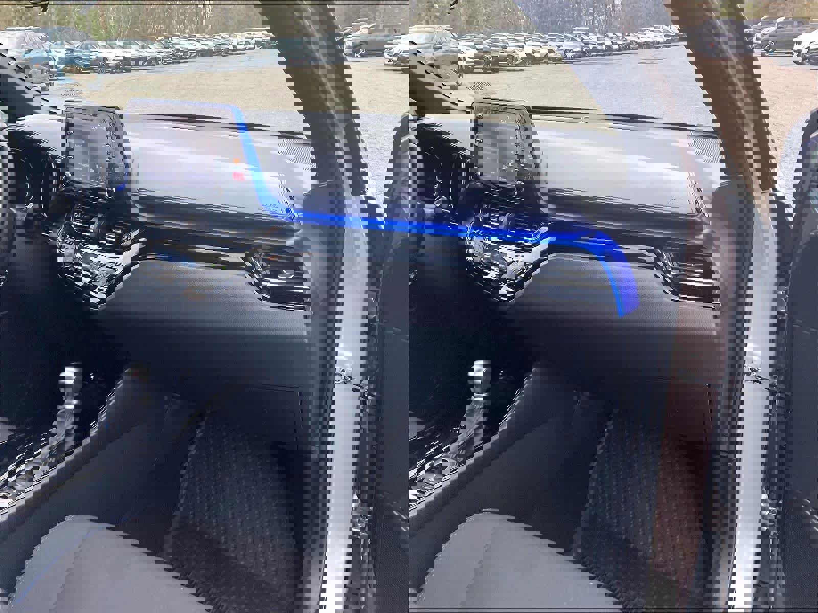 Used 2020 Toyota C-HR XLE FWD image 13