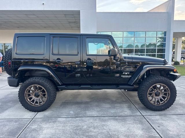 Used 2017 Jeep Wrangler Unlimited Sahara w/ Connectivity Group AWD/4WD image 8