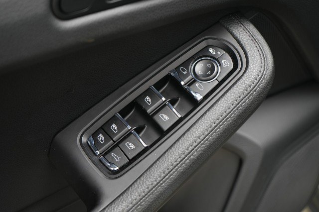 Used 2020 Porsche Macan image 35