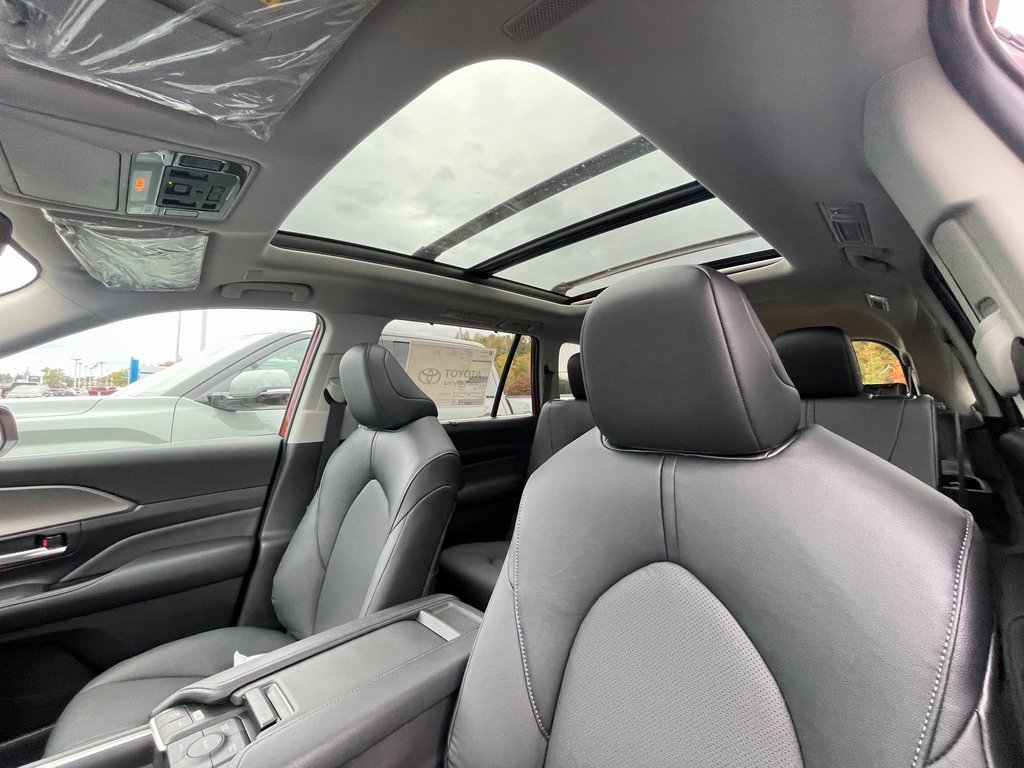 New 2026 Toyota Grand Highlander XLE image 9