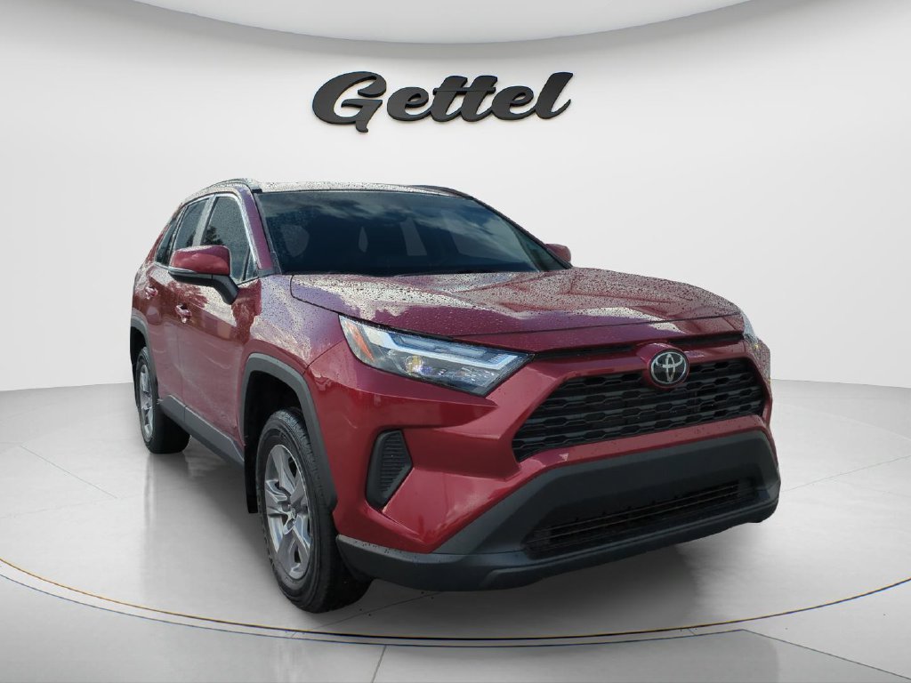 Used 2025 Toyota RAV4 XLE w/ Convenience Package FWD image 3